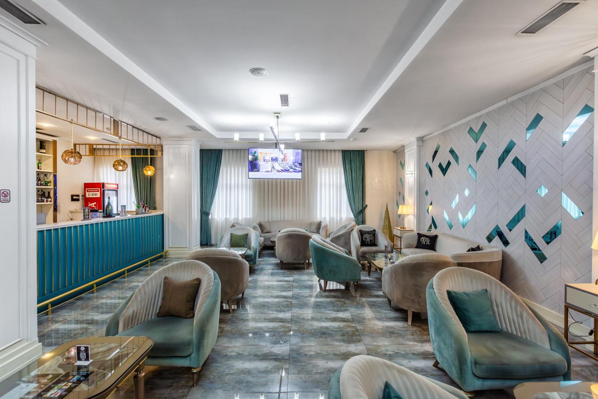 Alba Hotel & Spa Baku Exterior photo The lounge at the airport